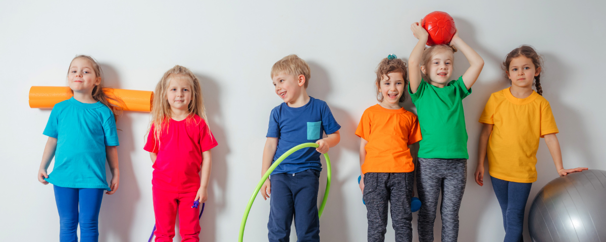 Groupe d'enfant en cours de Gym